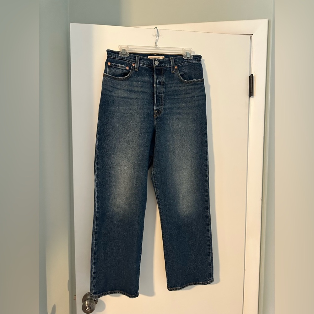 Levi's Button-fly Ribcage Straight Ankle Jeans